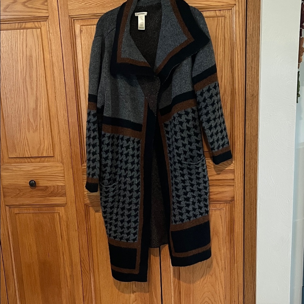 Long sweater with pockets